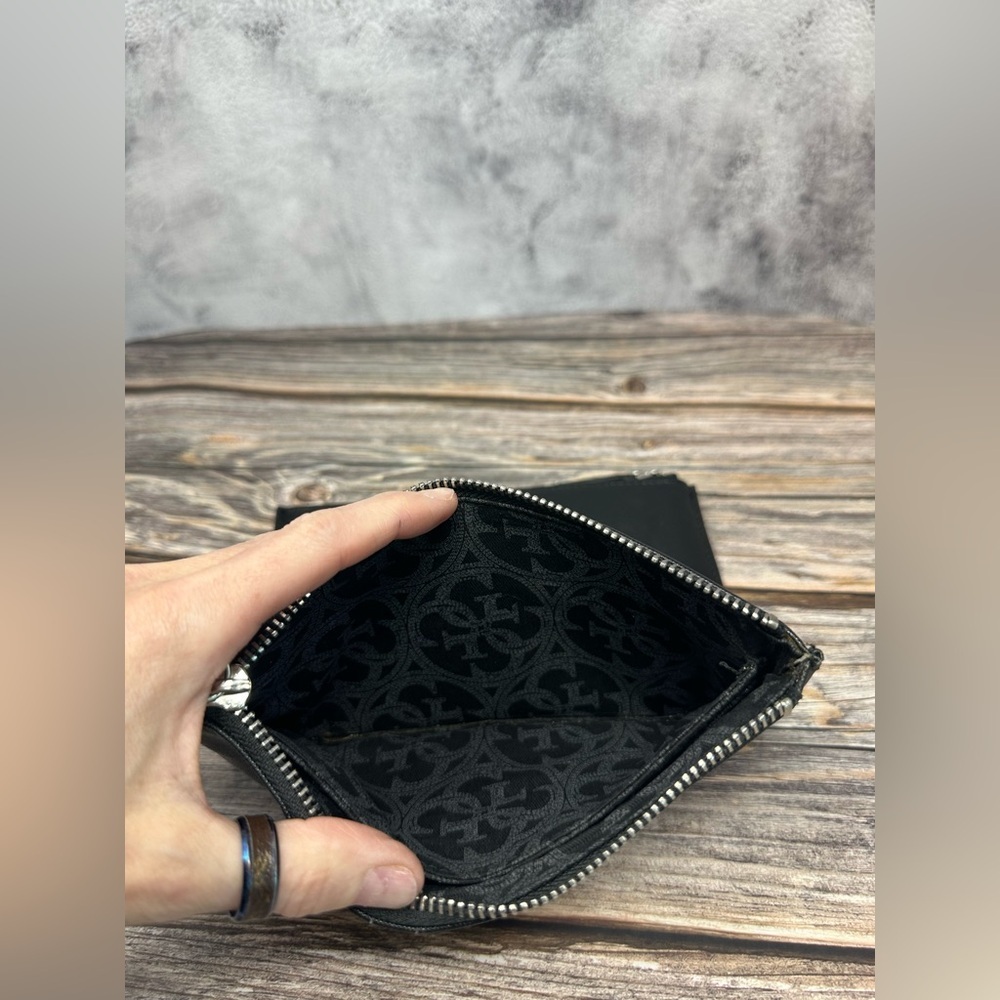 Guess folding wallet wristlet black patent vegan leather EUC - Picture 11 of 12